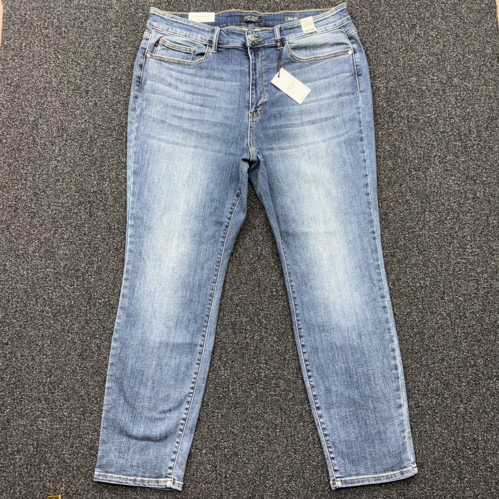 Judy Blue Slim Fit Mid Rise Jeans JB82180MD Womens 20W Medium Wash NEW